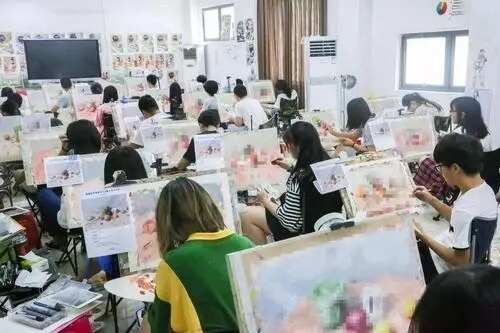 美術集訓在本地找畫室好，還是到外地找畫室好？