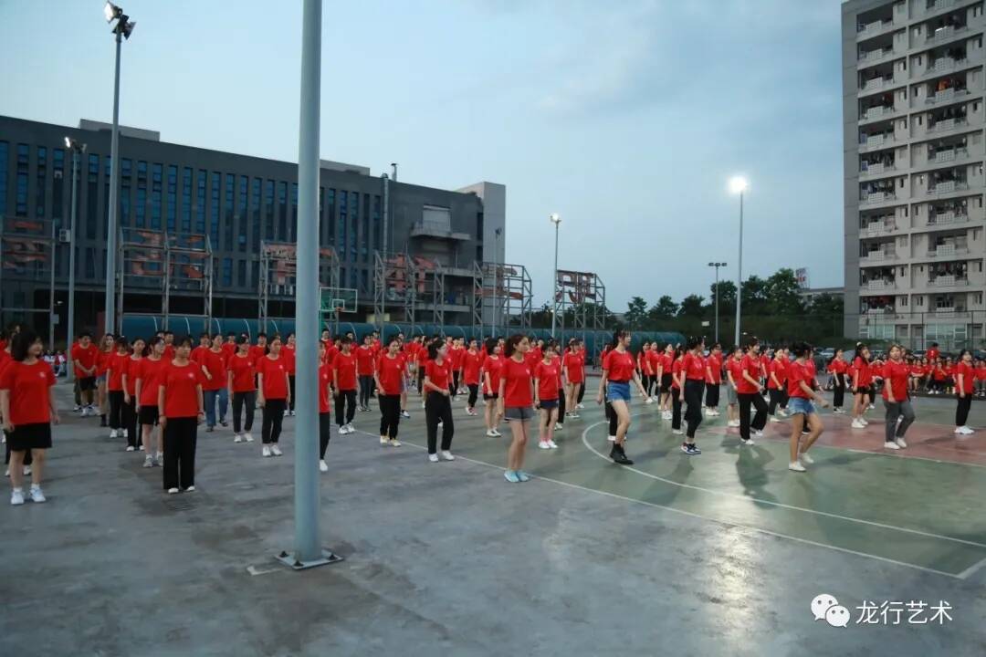 為什么重慶美術培訓畫室是應屆美術生首選？