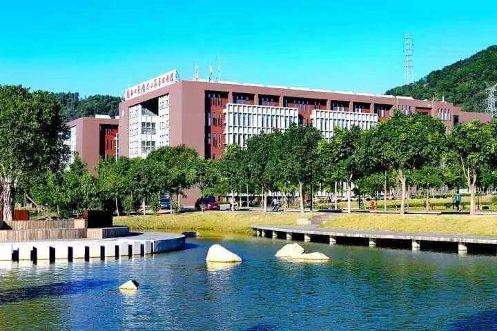 重慶美術集訓畫室：美術生聯考沒考好，還能被好的大學錄取嗎？