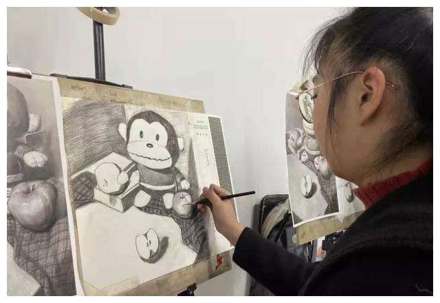 重慶美術培訓畫室帶你看看美術生的集訓生活？你真以為集訓很苦？