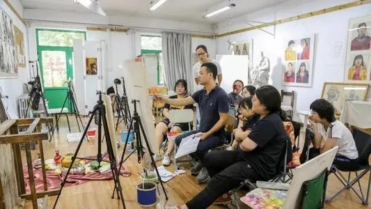 美術集訓在本地找畫室好，還是到外地找畫室好？