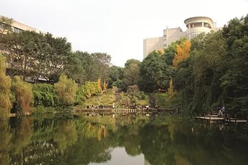猶豫讀不讀的大學千萬別報，被大學錄取后不去報到，后果較嚴重？
