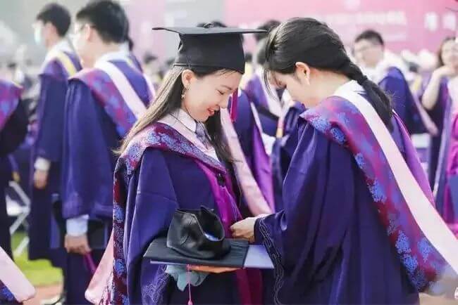 九大美院的學士服，哪個美院是你的菜？