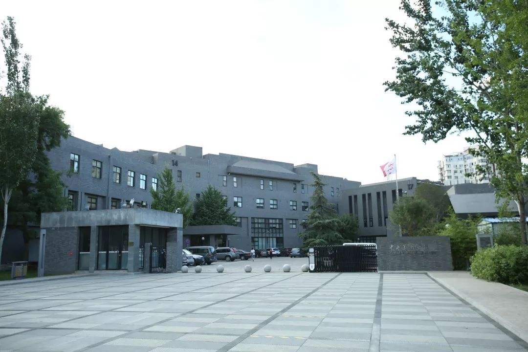 央美2021?？紡驮囃昝澜Y束，共2656人參加復試！祝重慶龍行畫室學子必勝！