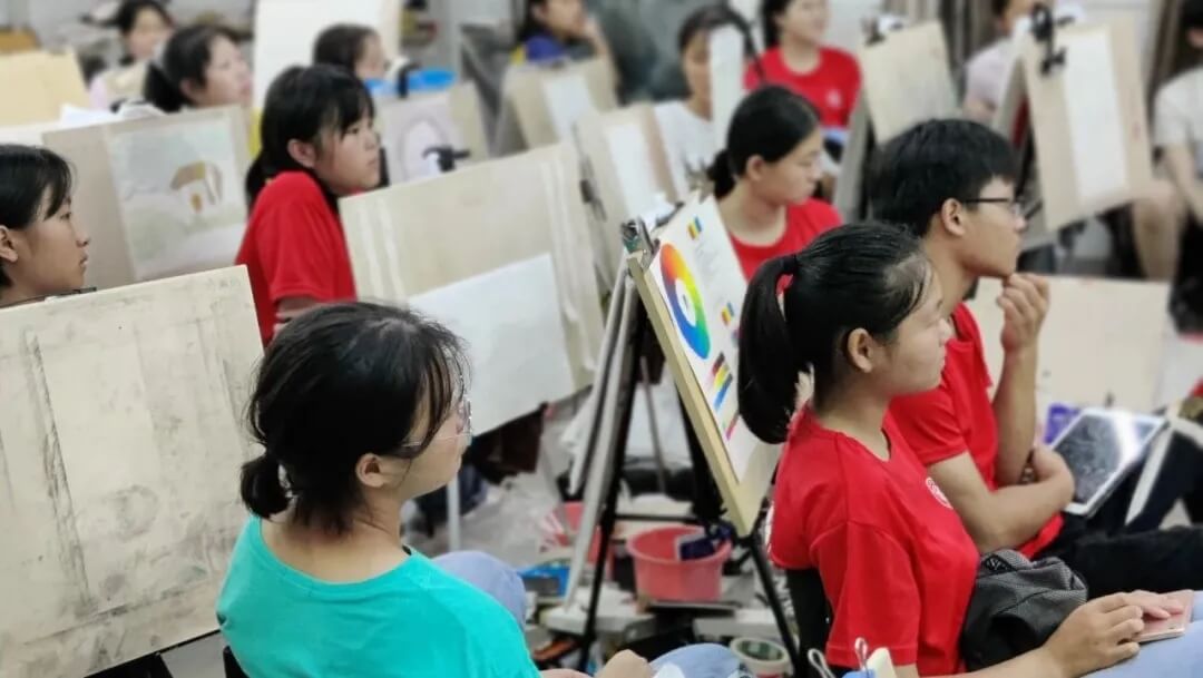 重慶美術集訓畫室為你分析：藝術生為什么要參加校考？