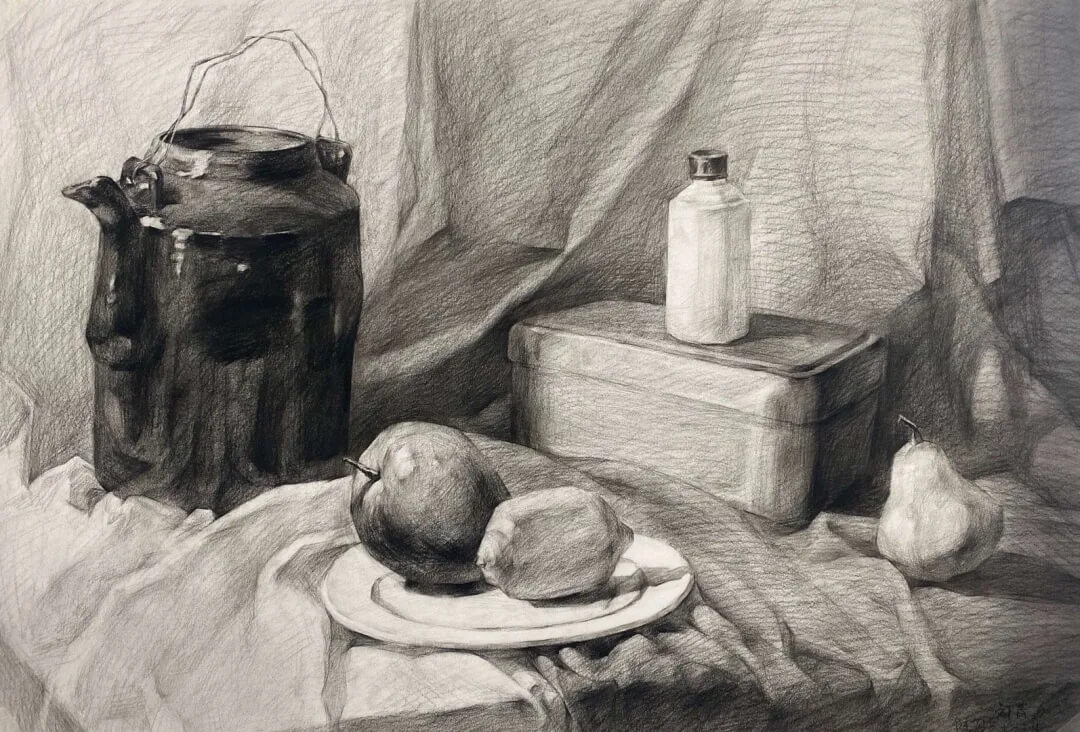 關于素描靜物中的虛實關系，重慶美術培訓畫室小龍來講幾點！