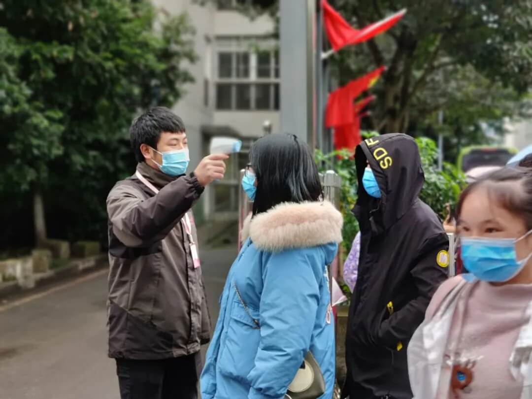 熱烈歡迎四川省藝術生前來龍行藝術考察參觀！