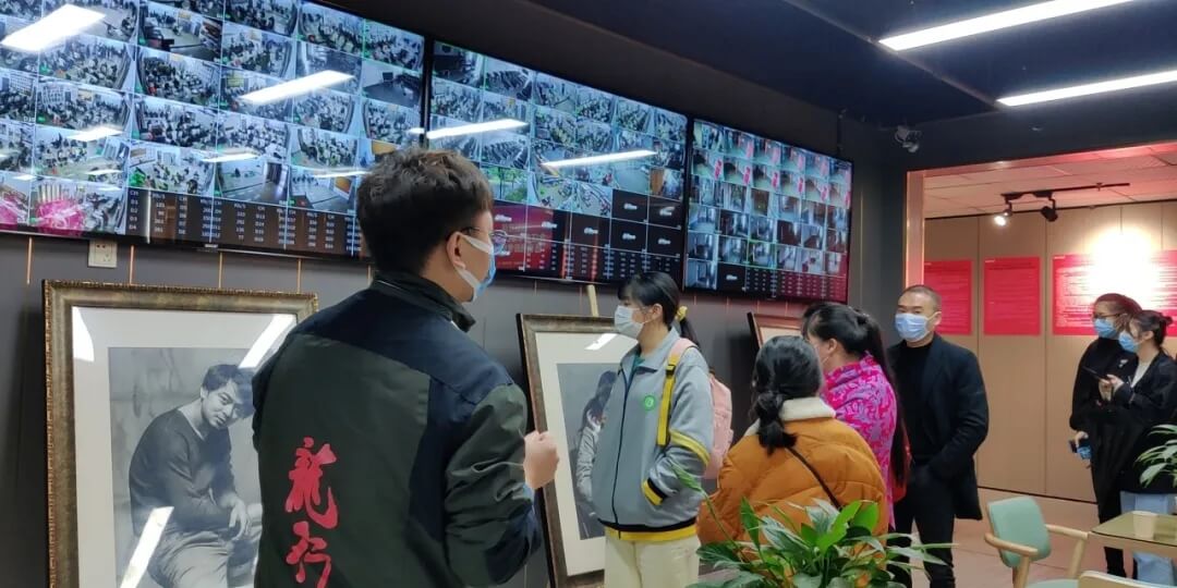 熱烈歡迎四川省藝術生前來龍行藝術考察參觀！