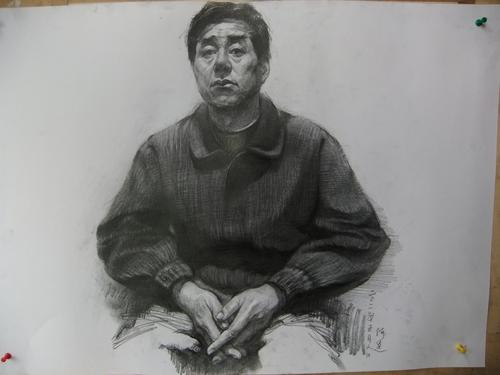 重慶美術集訓畫室：美術生知道素描半身像帶手，如何才能拿高分？